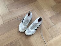 Adidas  Kinder-Fußballschuhe Gr 35,5 Fußball-Schuhe Berlin - Treptow Vorschau