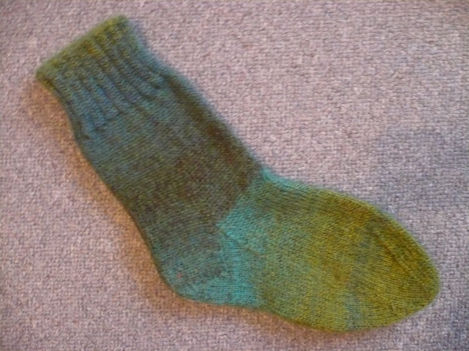 gestrickte Socken Gr. 28 Länge ca. 17 /17,5 cm in Hessen - Dillenburg |  Gebrauchte Kinderschuhe Größe 28 kaufen | eBay Kleinanzeigen ist jetzt  Kleinanzeigen