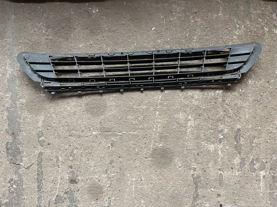 VW Golf 7 Külergrill Frontgrill Stoßstange in Eystrup