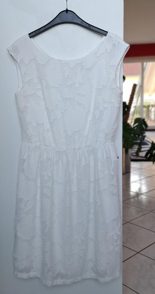 Kleid, weiß, festl., Gr 38, florale Spitzendesign, gefüttert in Horbach
