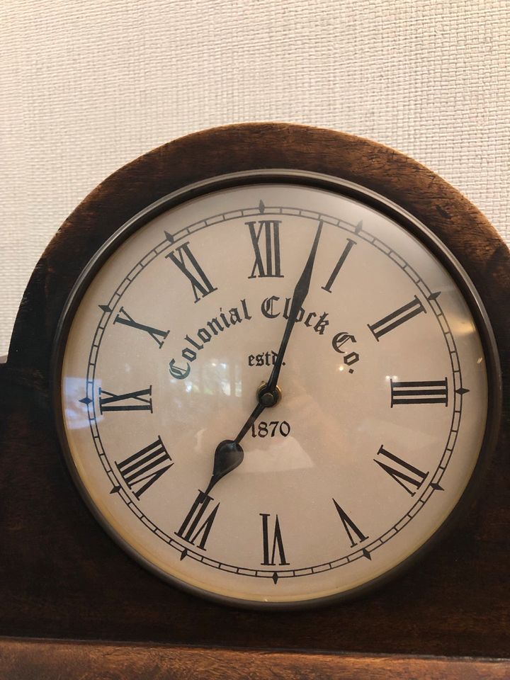 Uhr Tischuhr Wanduhr Kolonialstil braun Holz in Sachsen - Hoyerswerda |  eBay Kleinanzeigen ist jetzt Kleinanzeigen