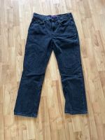 Superdry Jeans schwarz 30/32 Niedersachsen - Westoverledingen Vorschau