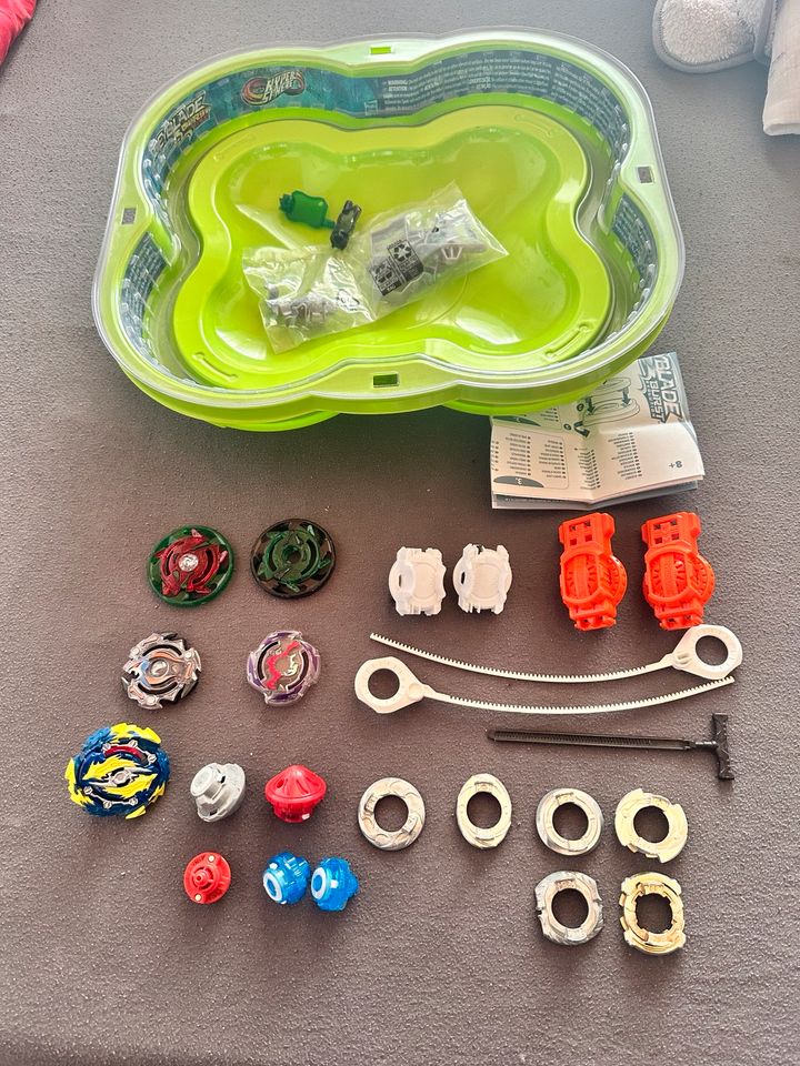 Beyblade Arena Burst großes Set aus Metall in Wiesbaden