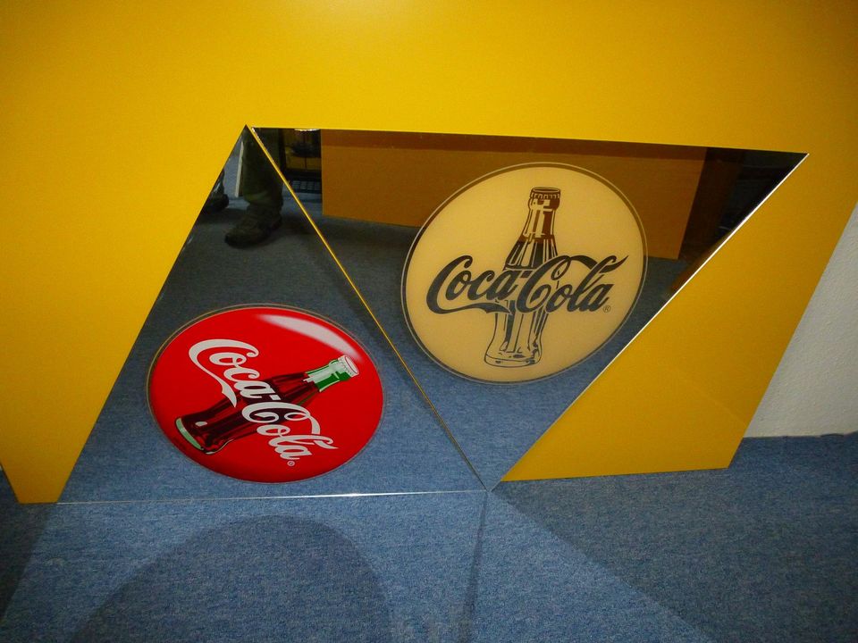 Spiegel Dreiecke Coca Cola Coke Logo Deko Werbung Fliesen in Marburg