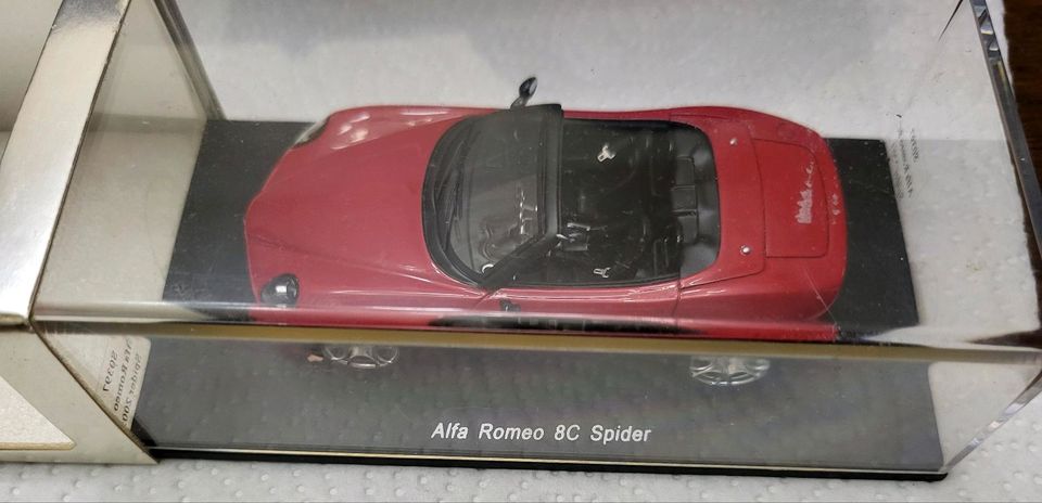 Modell Alfa Romeo 8C Spider in Baldham