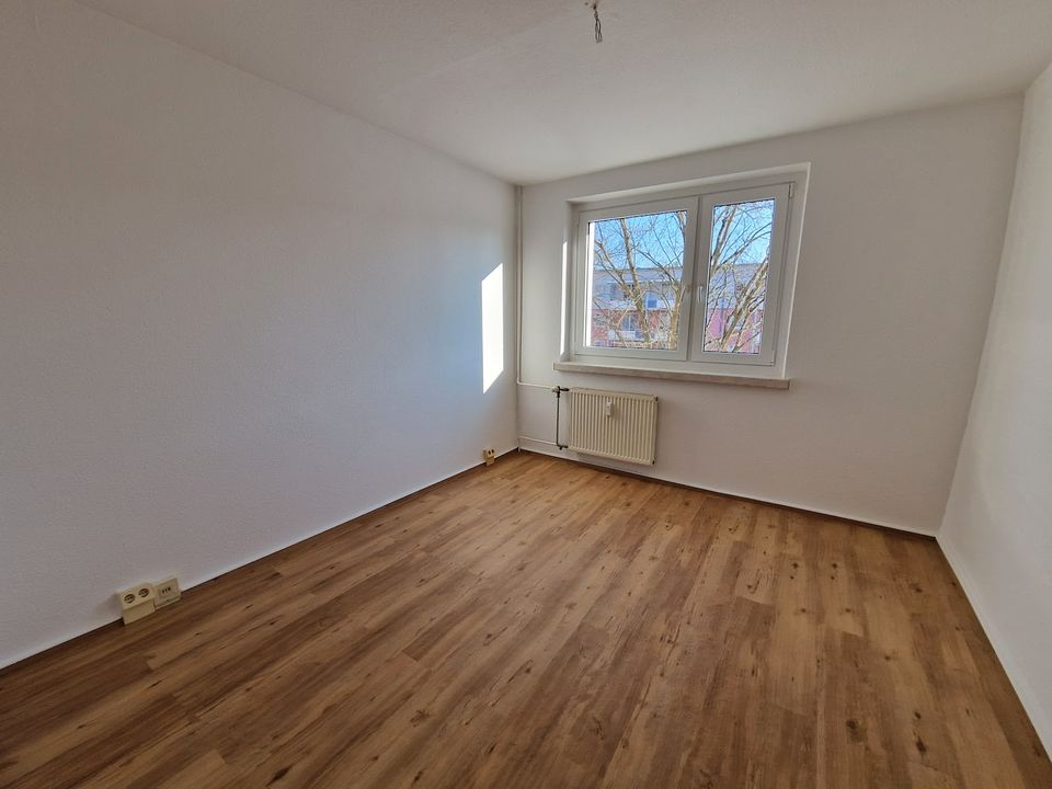 Drei Zimmer Wohnung mit Balkon nahe Universitätsklinik! in Magdeburg