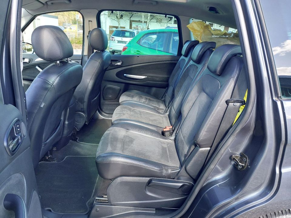 Ford S-Max 2,0Tdci Titanium 7-Sitzer TeillederPanoShz in Emmering