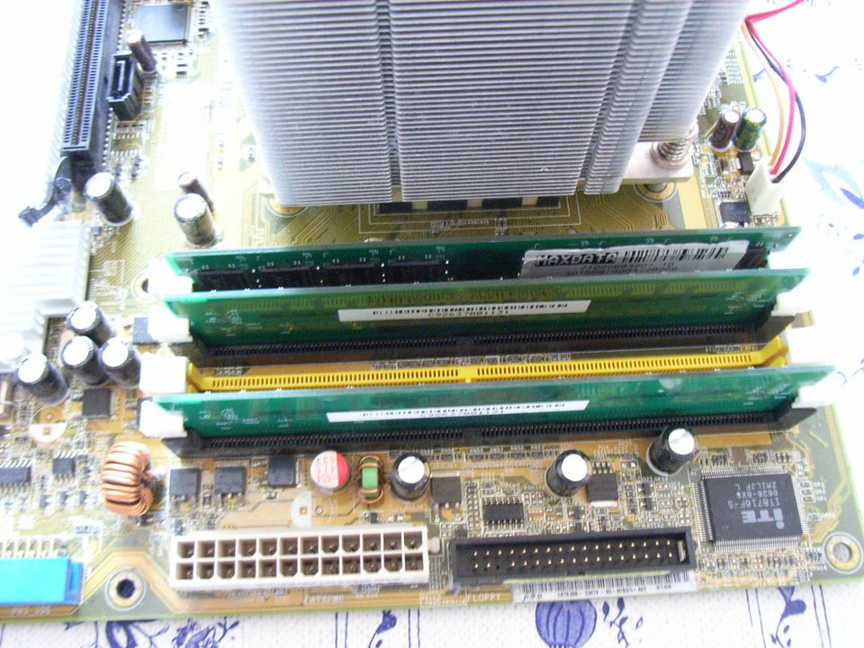 ASUS M2N-TE/S Mainboard mit AMD Athlon 64x2 4600+ mit Kupferkernk in Stuttgart