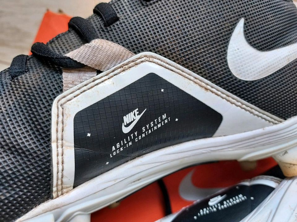  Nike Alpha Menace Varsity 3 Gr. 42 /8,5 Football Schuhe in Jarplund-Weding