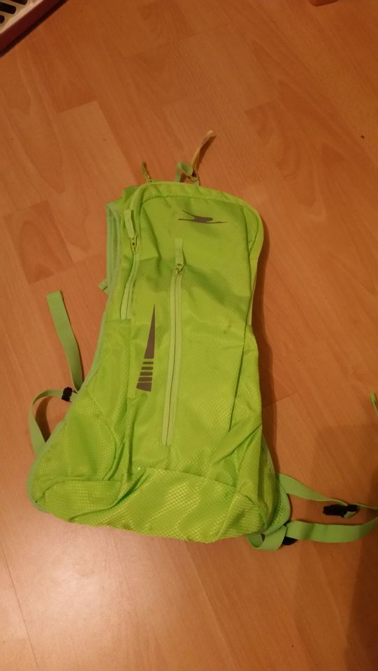 Rucksack klein und grün in Waldbronn