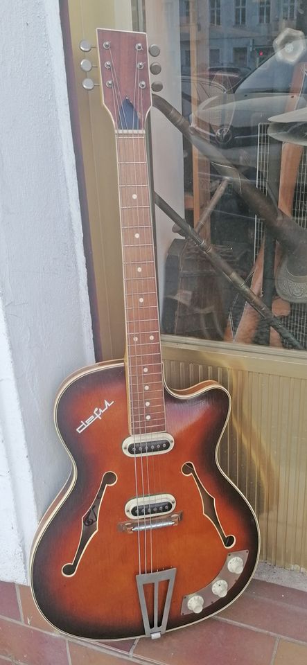 alte Beat Jazz E-Gitarre Defil Polen rare vintage defekt Bastler in Berlin