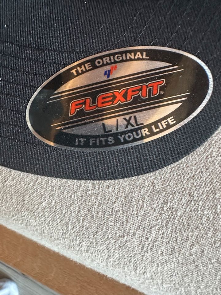 Flexfit Cap L/XL und XXL in Eisleben