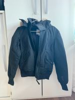 Bench Winterjacke Gr. XS schwarze Jacke abnehmbare Kapuze Innenstadt - Köln Altstadt Vorschau