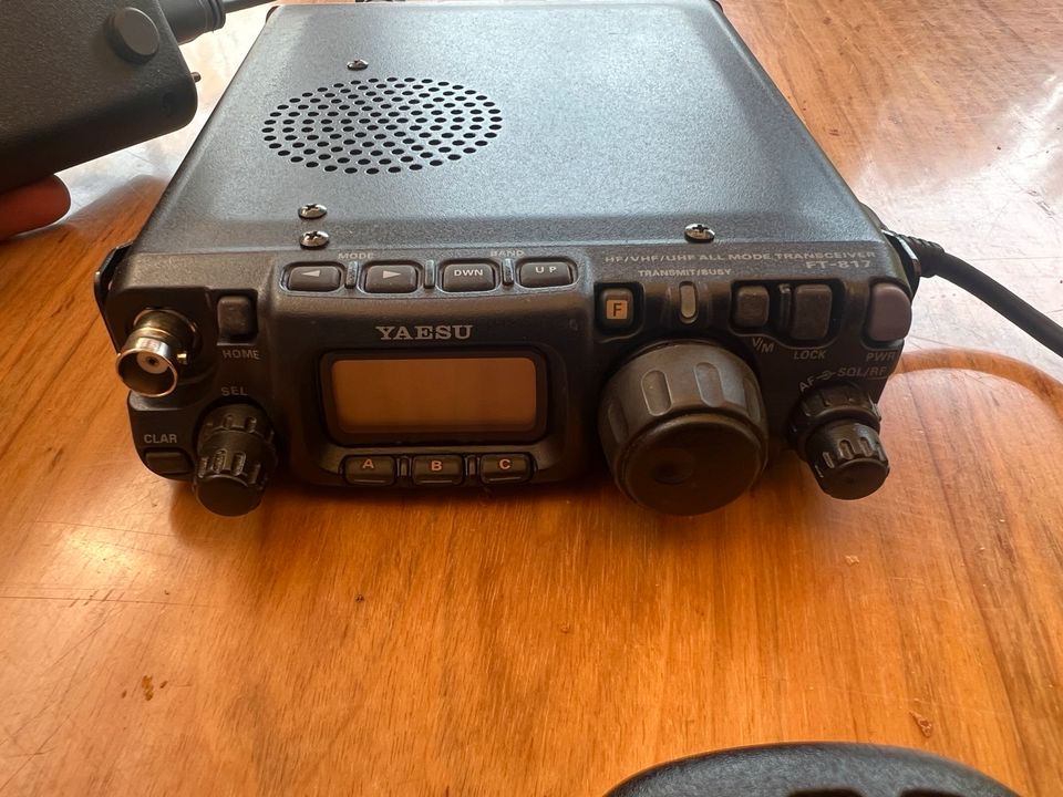 Yaesu FT-817 + LDG Autotuner Z817 in Kerpen