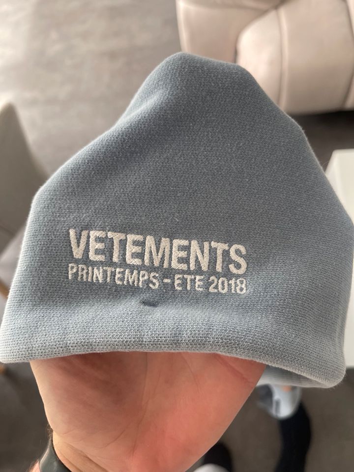 Vetements Hoodie „Die Regionalbahn“ Größe S in Soest