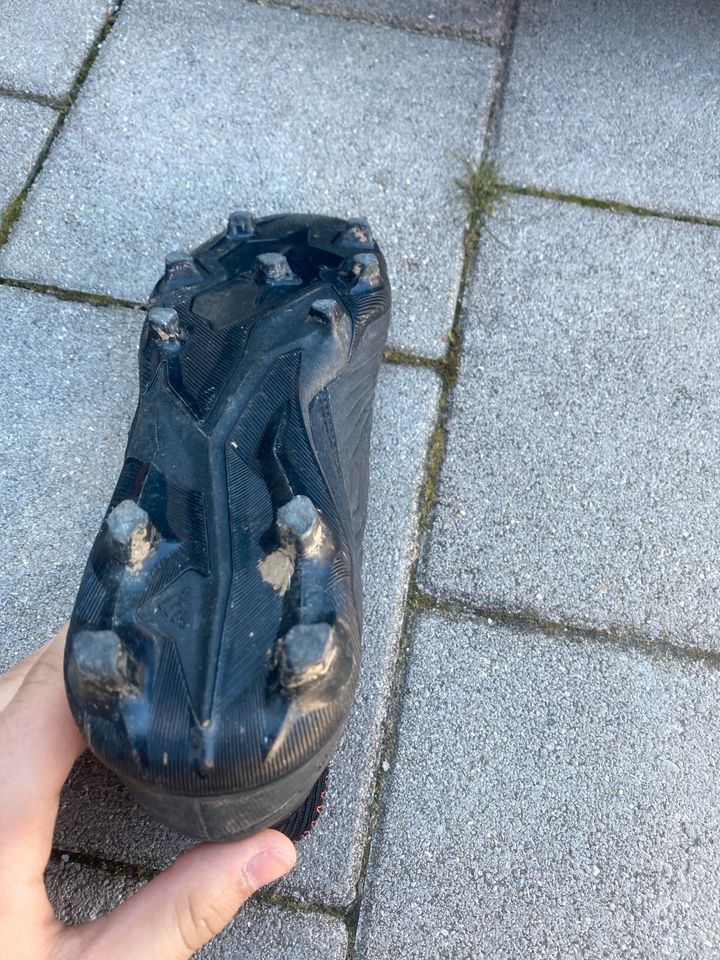 Fußballschuhe Predator in Wartenberg