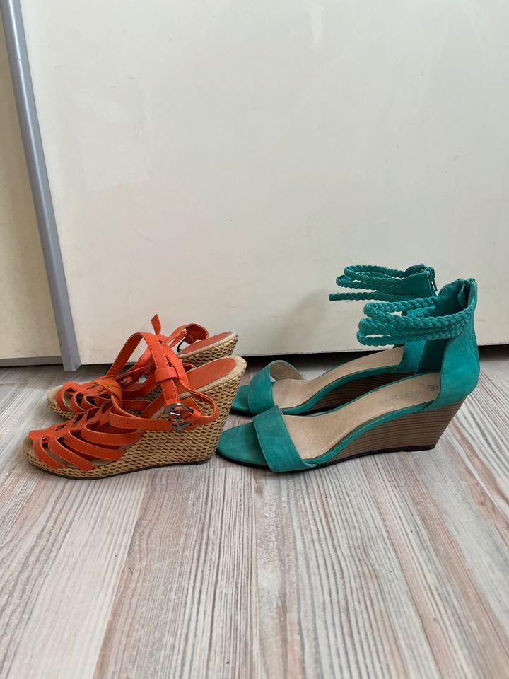 NEU Zwei Sommer Sandalen - Tukis und Orange! in Düsseldorf