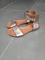 Damen Leder Sandalen Gr.36 Gold Paul Vesterbro Nordrhein-Westfalen - Eschweiler Vorschau
