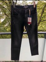 Tommy Hilfiger mit Etiketten Modem Slim Fit Jeanshosen Gr 128/8 Schwerin - Altstadt Vorschau