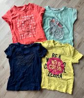 Kleiderpaket Mädchen  116 122 Shirts Leggings Hosen Niedersachsen - Ihlow Vorschau
