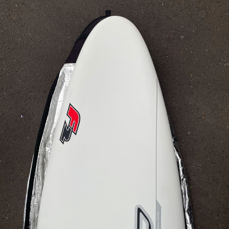 Slalom board Windsurf F2 SX110 Zustand Sehr Gut in Antrifttal