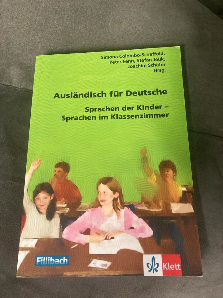 Buch Ausländisch für Deutsche in Hamburg