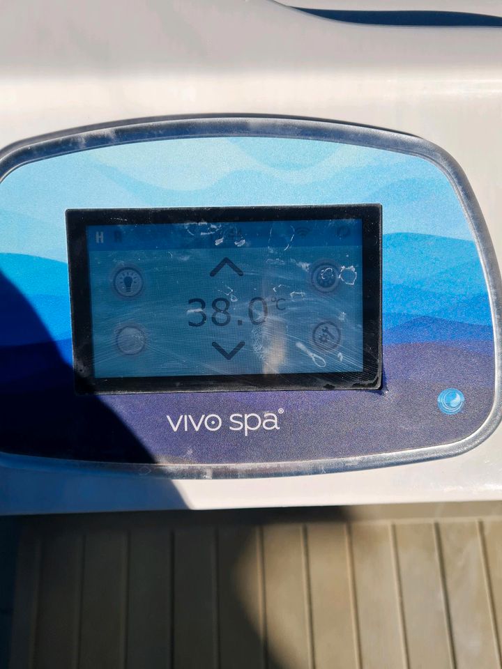 Whirlpool mit Abdeckung Vivo Spa 504N in Schönberg Kr Mühldorf a Inn