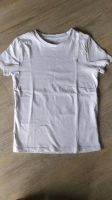 T-Shirt, weiß, Gr. 122/128, H&M, 2 Stück vorhanden Nordrhein-Westfalen - Hagen Vorschau
