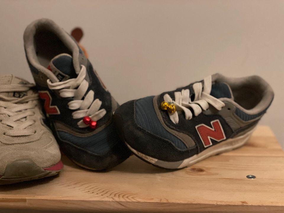 New Balance, Kleiderpaket, Sneakers, Schuhe, 30 in Hannover