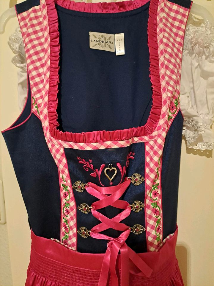 Dirndl mit weiße Bluse in Ingolstadt