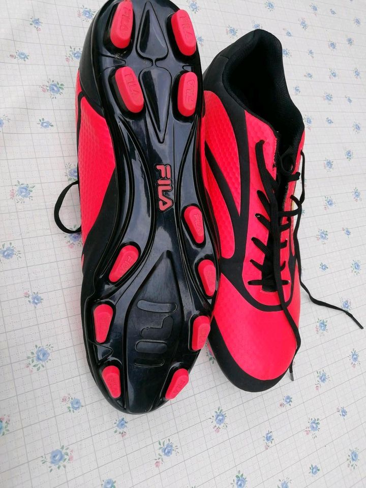 Fußball Schuhe von FILA, Größe 45, 10.5 in Harzgerode