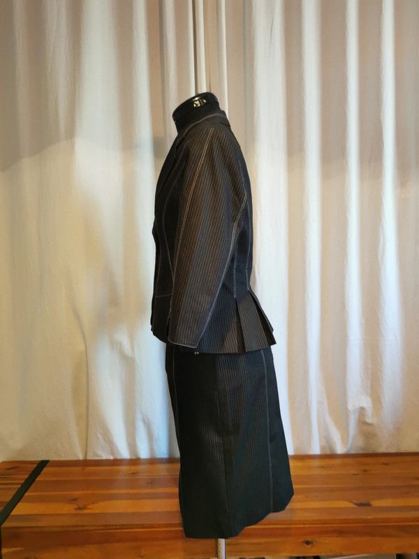 Bandeau Business-Kleid mit passendem Blazer, Nadelstreifen in Potsdam