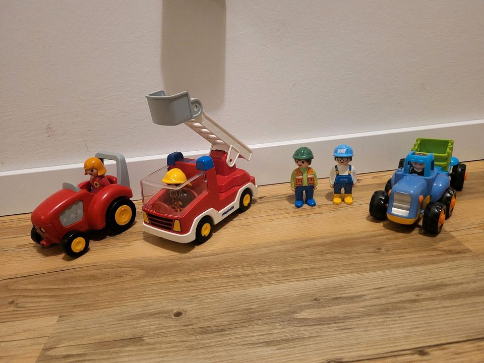 Playmobil 123 Traktor Feuerwehr Figuren Set Traktor Anhänger in Hamburg