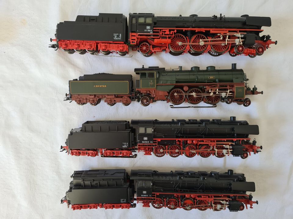Märklin H0 Sammlung von 43 Lokomotiven in Erdweg