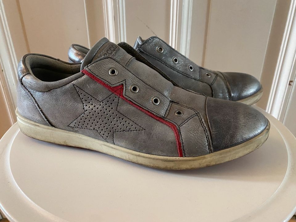 Ecco Sneaker Silber metallic Leder Gr 40 in Hamburg