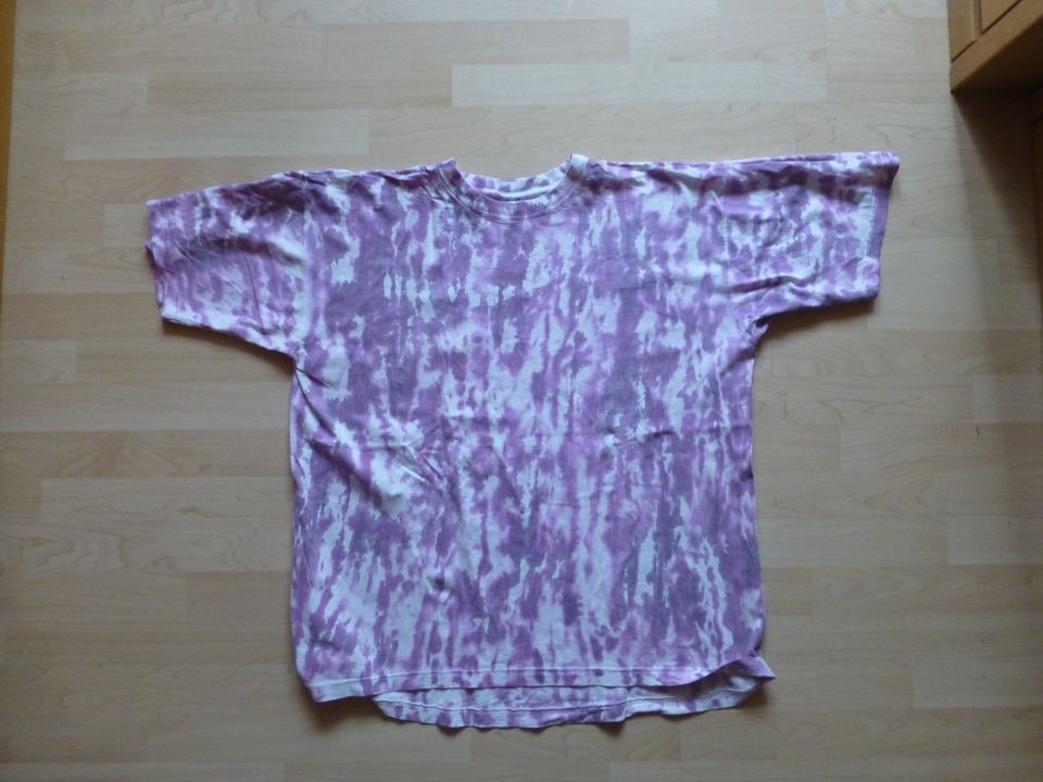 4 Batik T-Shirts in Celle