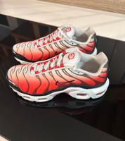 Nike Tn (Air Max Plus) in Rot/Weiß Baden-Württemberg - Ravensburg Vorschau