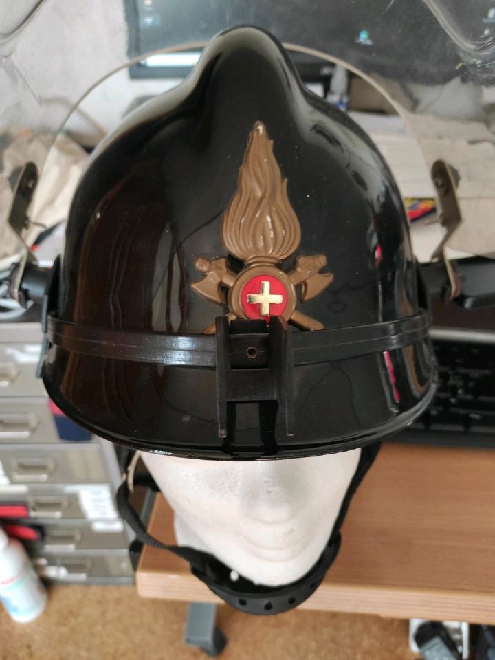 Feuerwehr Helm in Nauort