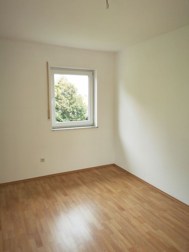 In Bad Kreuznach Süd: Gepflegte Wohnung mit 6 Zimmern und Balkon in Bad Kreuznach
