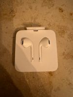 original APPLE EARPODS mit Lightning Connector *neu* Leipzig - Eutritzsch Vorschau