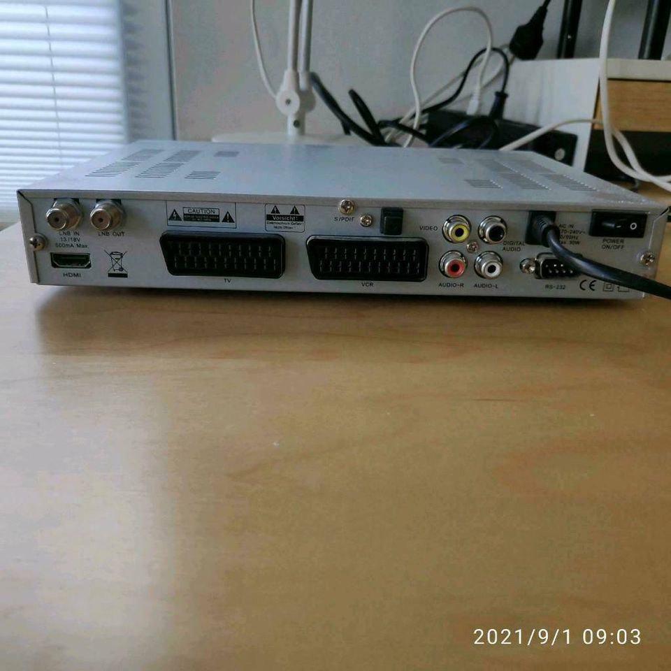 Receiver digitaler Satellitenreceiver Neuling BaseLine 2500S in Oberursel (Taunus)