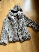 ROSA Strick Kaninchen Jacke Strickjacke Gr.128/134 neuwertig Düsseldorf - Lichtenbroich Vorschau