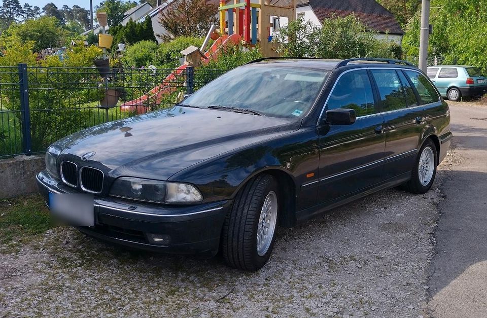 BMW 528i Touring 2. Hand in Schwabach