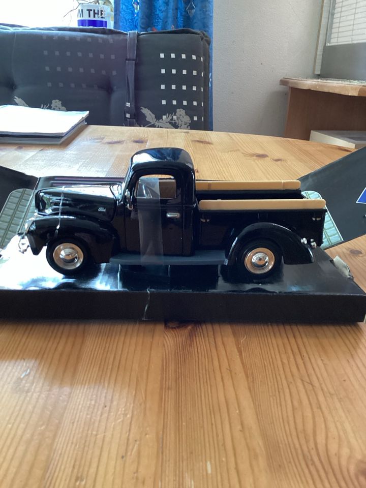 Ford PickUp 1940 im Maßstab 1:24 neu und OVP in Hamburg