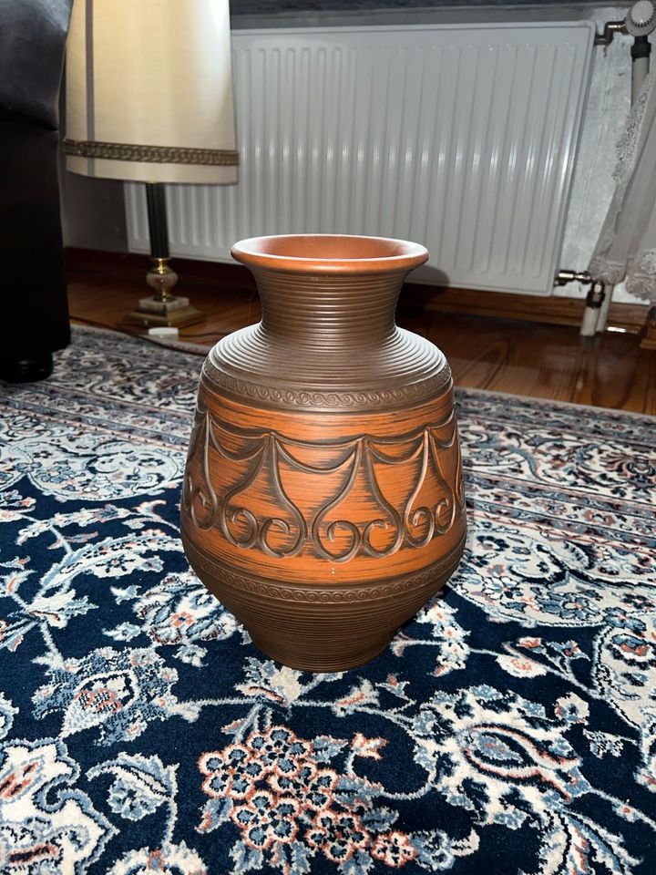 Ton Vase braun in Elmshorn