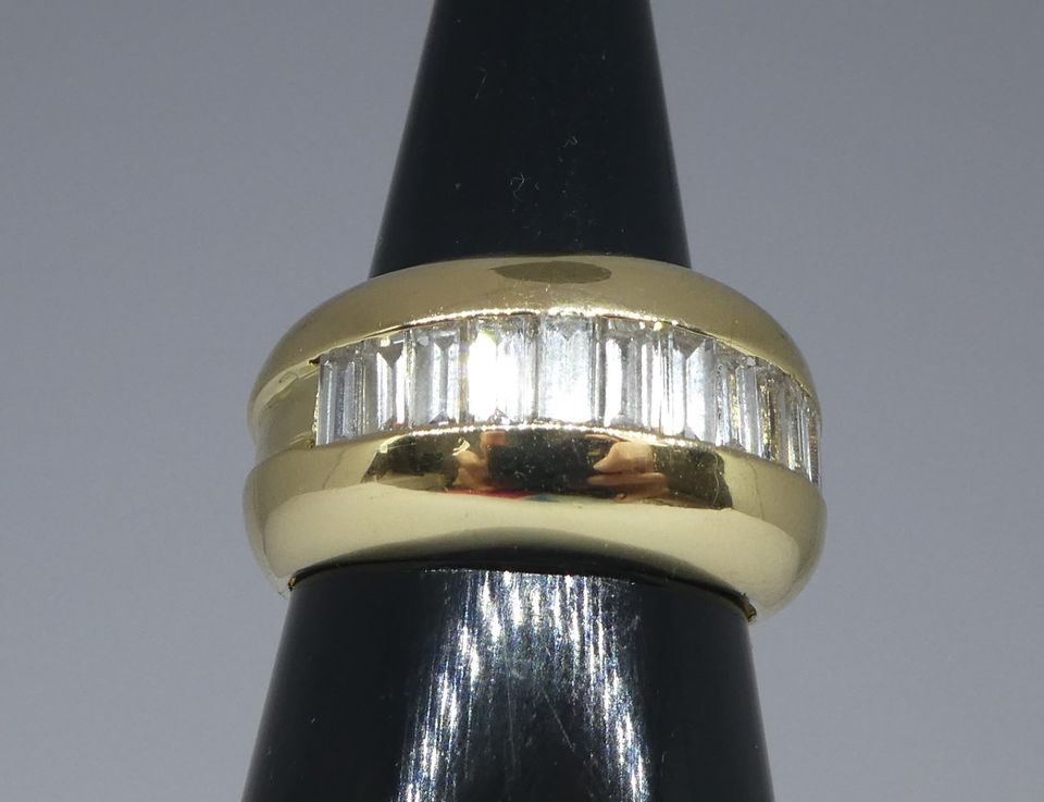 750 Gelbgold Ring mit 11 Baguette Diamanten 1,2ct VVSI in Bremen