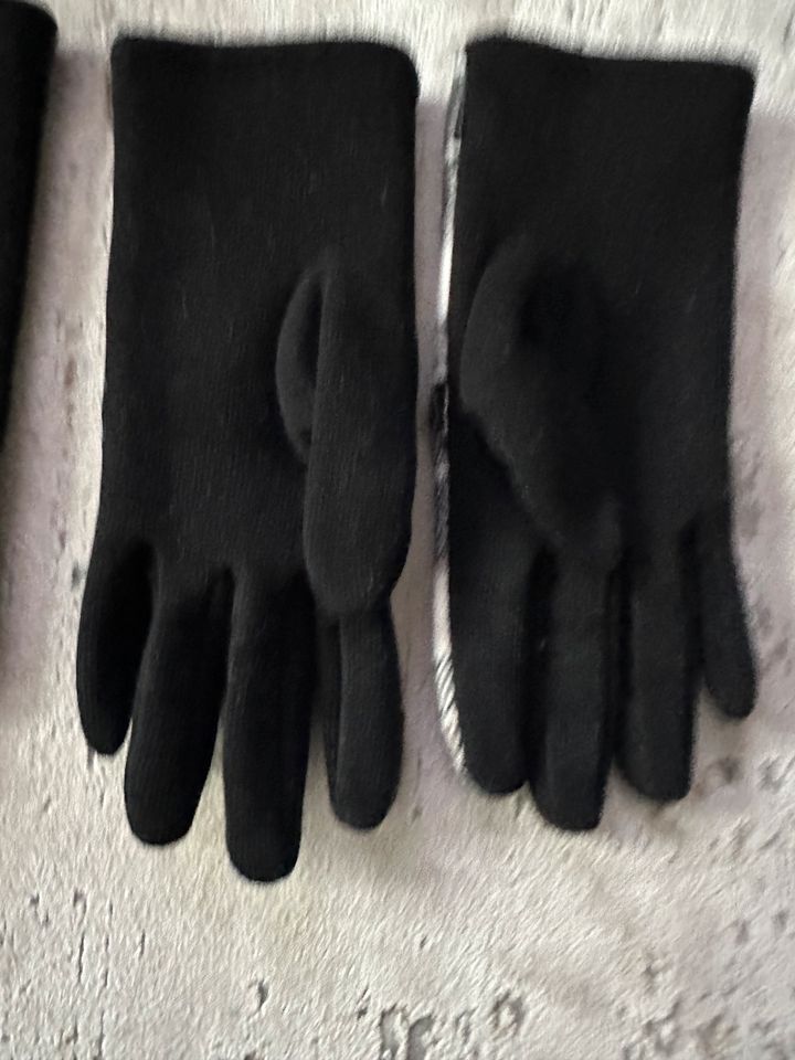 Damen Handschuhe Neu ein mal getragen Gr:S|M Stück 3 Euro in Duisburg