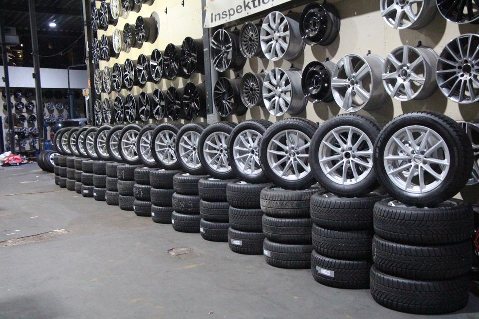 ❄️ 1 Winterreifen Pirelli Sottozero 3 205/60R17 93H 205 60 17 in Mörfelden-Walldorf