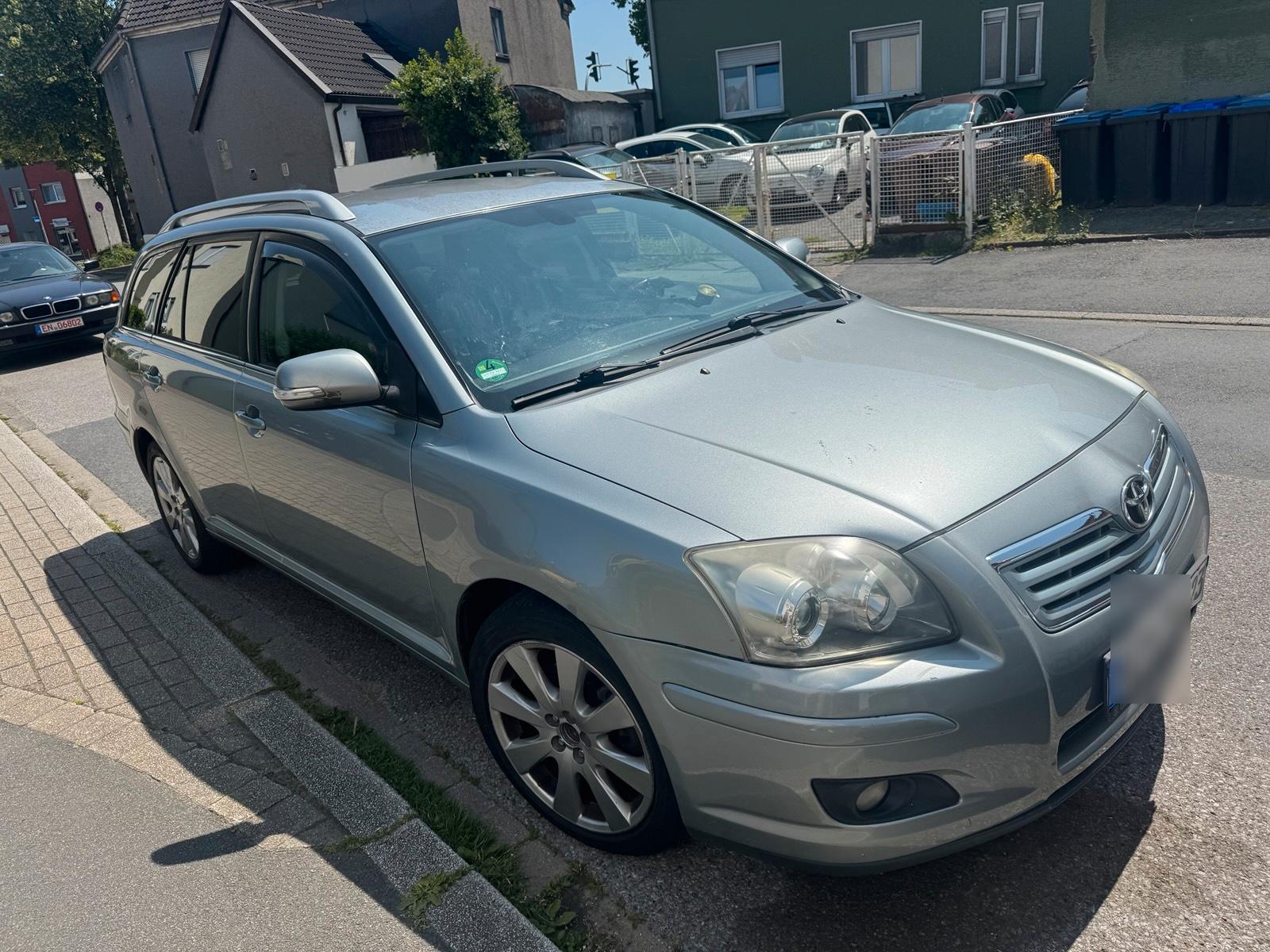 Abbildung des Autos Toyota Avensis 4D Top Zu…