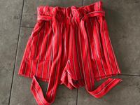 ☆ RESERVED ☆ hübsche SHORTS kurze HOSE ☆ Gr. S Niedersachsen - Garbsen Vorschau